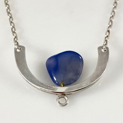 Silver pendant with agate by Anna Greta Eker. The stone is deep blue, and the chain is original and integrated in the piece. One of the classics AGE created for PLUS and Norway Silver Designs. Scandinavian MCM at it's best!