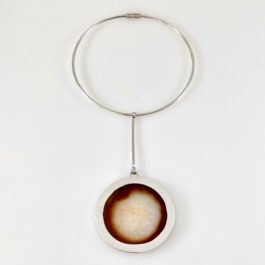 Neckring and pendant by Arne og Jahn Viggos Smie (studio)