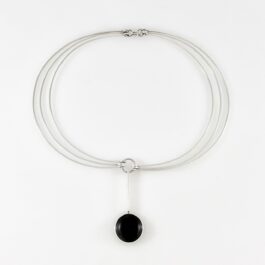 Neckring with pendant by Form & Farve