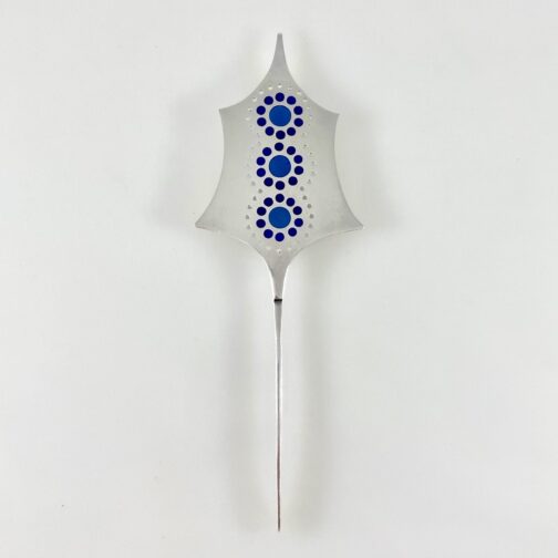 Hair pin by Tone Vigeland in silver with plique a jour enamel