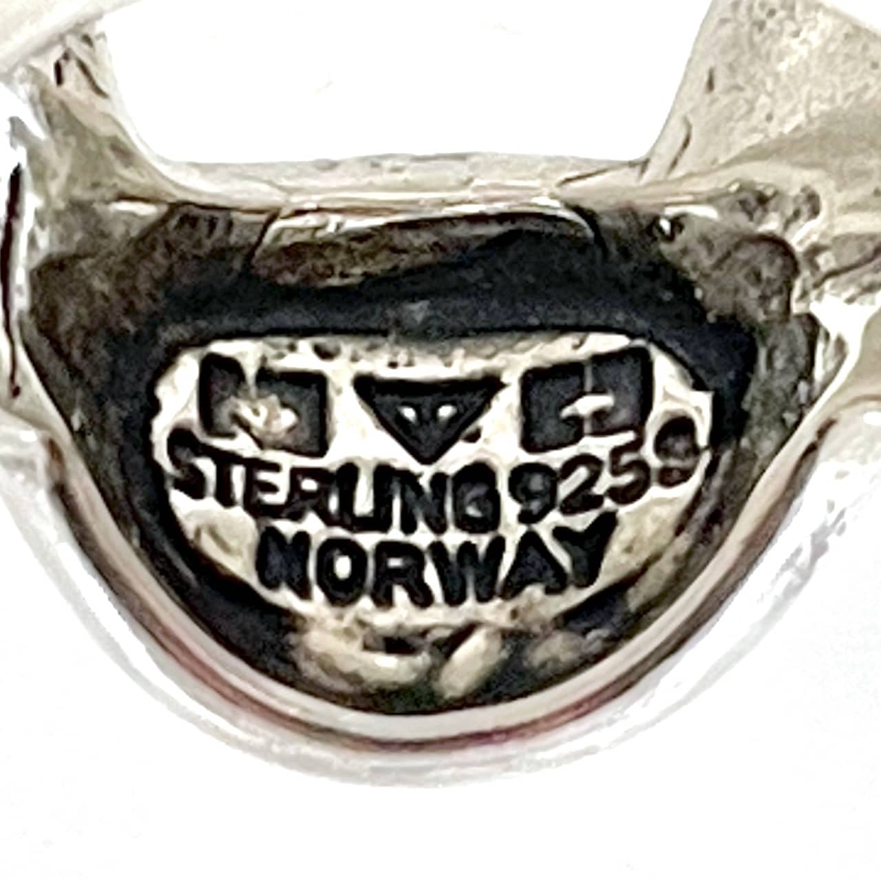 Ring "Totem" by Tone Vigeland at PLUS - Image 5